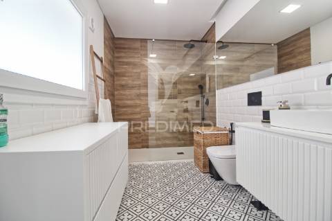 Luxuosa casa t5 nas quintinhas – o refúgio dos seus sonhos!