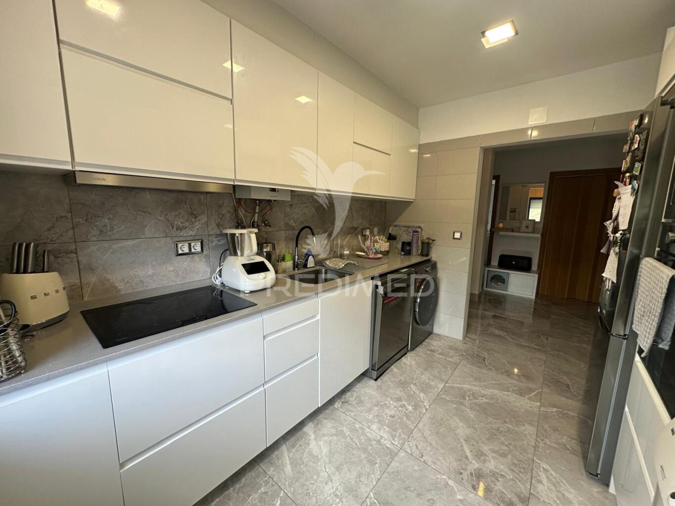 Apartamento t3 com arrecadação e garagem na  quinta do anjo