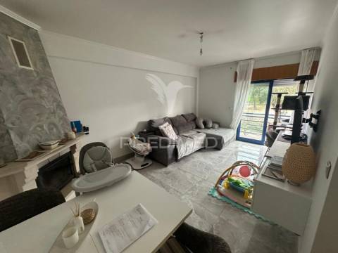 Apartamento t3 com arrecadação e garagem na  quinta do anjo