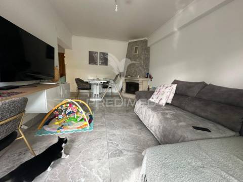 Apartamento t3 com arrecadação e garagem na  quinta do anjo