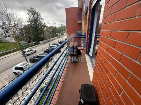 Apartamento t3 com arrecadação e garagem na  quinta do anjo