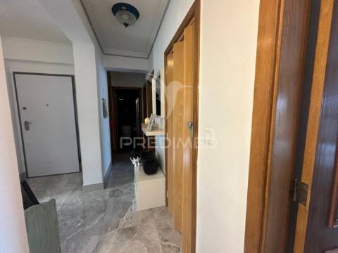 Apartamento t3 com arrecadação e garagem na  quinta do anjo