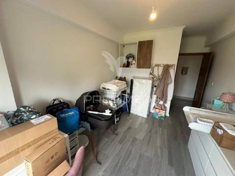 Apartamento t3 com arrecadação e garagem na  quinta do anjo