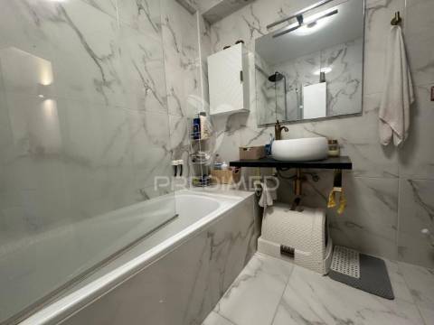 Apartamento t3 com arrecadação e garagem na  quinta do anjo