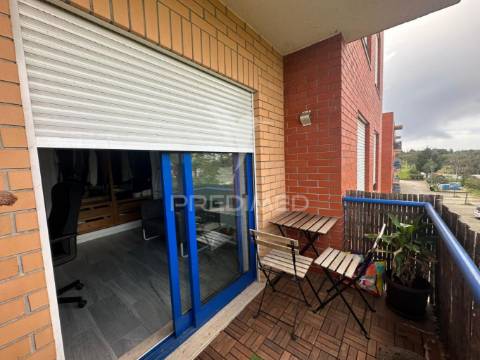 Apartamento t3 com arrecadação e garagem na  quinta do anjo