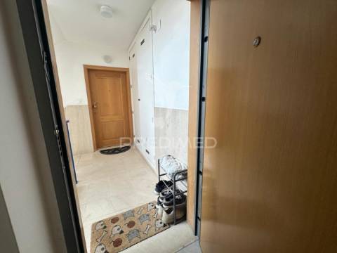 Apartamento t3 com arrecadação e garagem na  quinta do anjo