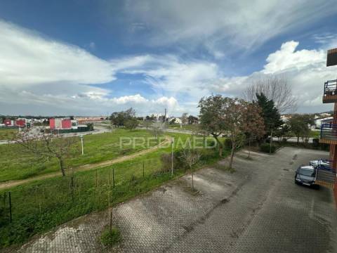 Apartamento t3 com arrecadação e garagem na  quinta do anjo