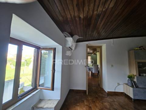 Charmosa moradia renovada