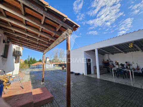 Charmosa moradia renovada