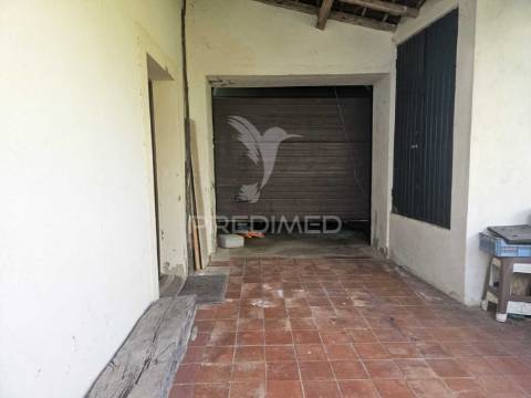 Charmosa moradia renovada
