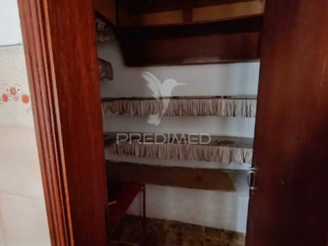 Moradia t2 com garagem, sotão e quintal