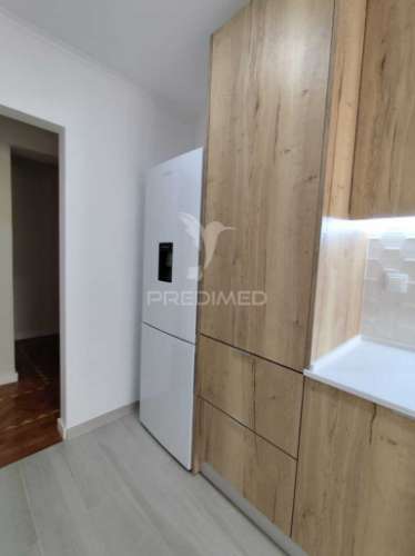 Apartamento t3 para arrendamento em lisboa