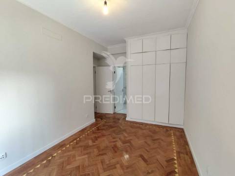Apartamento t3 para arrendamento em lisboa