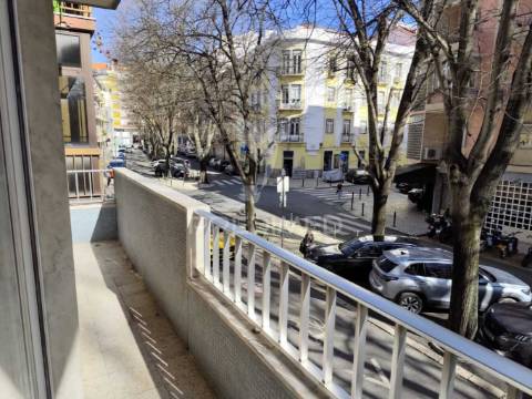 Apartamento t3 para arrendamento em lisboa