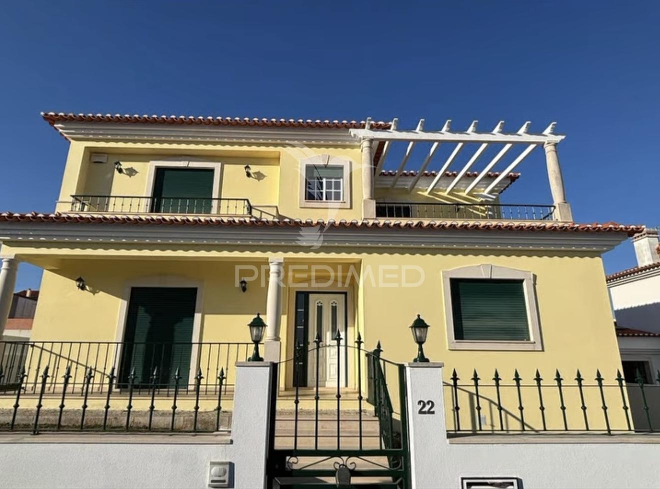 Moradia t4 com garagem bombarral - leiria