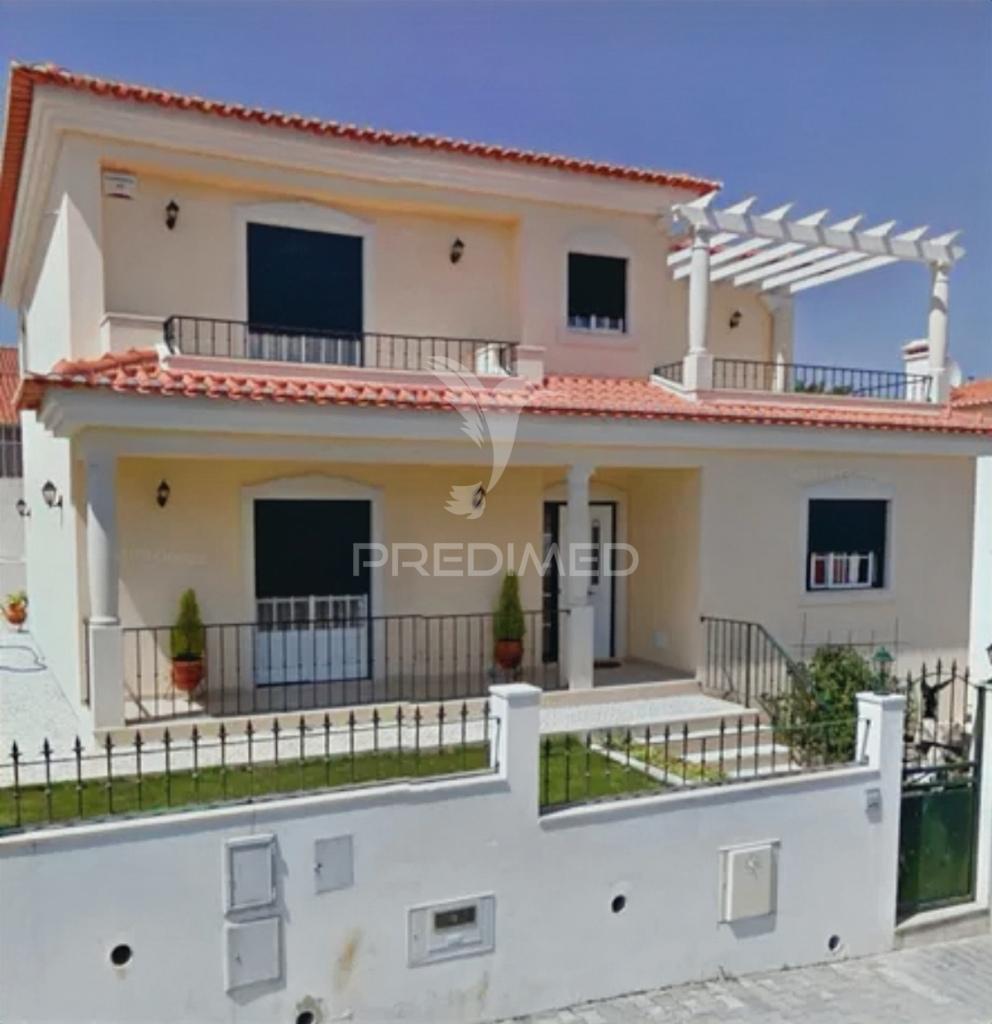 Moradia t4 com garagem bombarral - leiria