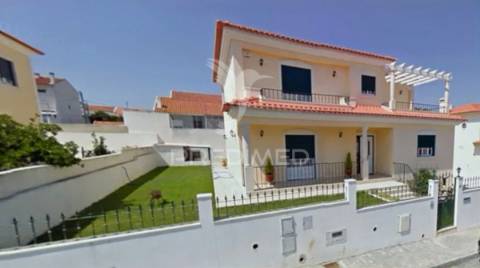 Moradia t4 com garagem bombarral - leiria