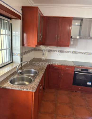 Moradia t4 com garagem bombarral - leiria