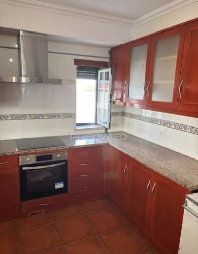 Moradia t4 com garagem bombarral - leiria