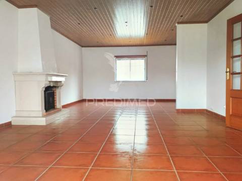 Moradia t4 com garagem bombarral - leiria