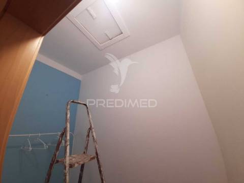 Moradia geminada t2 remodelada ,pinhal novo.