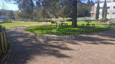 Terreno para construção de moradia geminada em s. mamede coronado