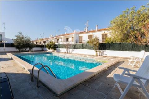 T5 villa com piscina em altura, 850 metros da praia