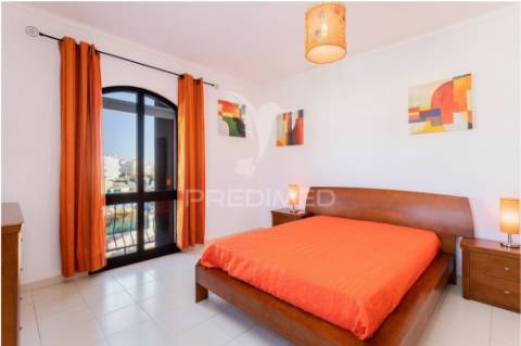 T5 villa com piscina em altura, 850 metros da praia