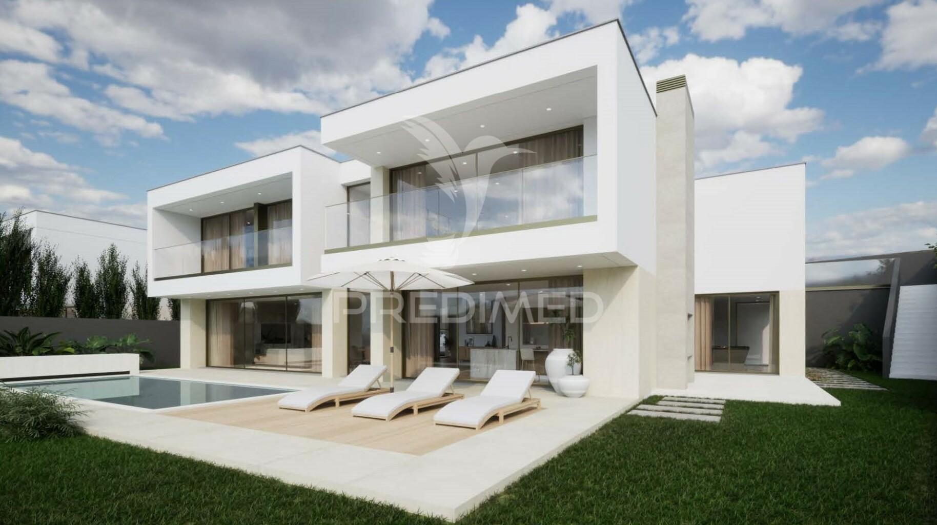 Moradia 3 suítes piscina e localização privilegiada!