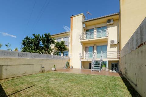 Moradia em banda - lage, vila verde