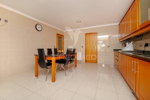 Moradia em banda - lage, vila verde