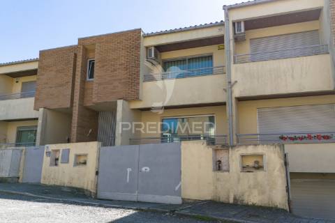 Moradia em banda - lage, vila verde
