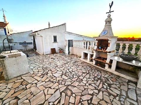Casa perto da praia da benagil com 4.790 m2 de terreno