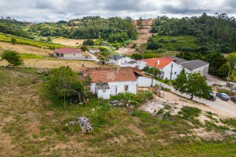 Moradia para restaurar em turquel