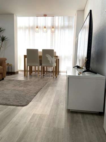 Apartamento t2 renovado em setúbal