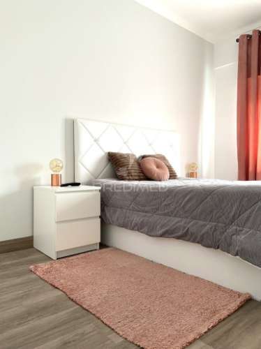 Apartamento t2 renovado em setúbal