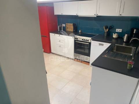 Moradia t1+1 com terraço  (remodelada)