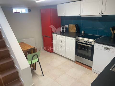 Moradia t1+1 com terraço  (remodelada)