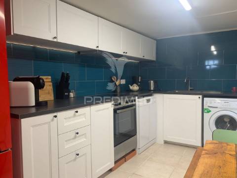 Moradia t1+1 com terraço  (remodelada)
