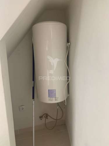 Moradia t1+1 com terraço  (remodelada)