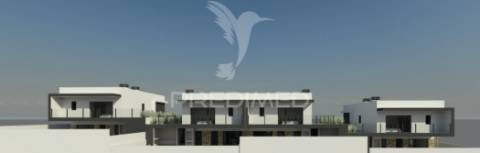 Moradia t4 sobreda com piscina