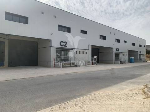 Armazém com 1454m2 em arruda dos vinhos