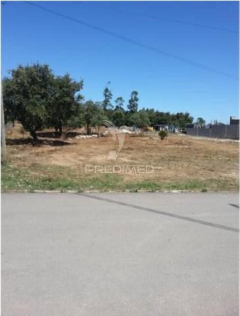 Lote de terreno para construção industrial em turquel