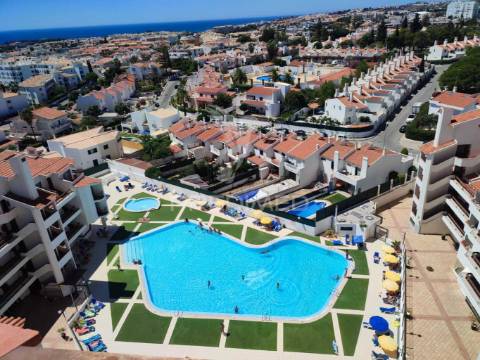 Apartamento t2 com vista mar e piscina - montechoro