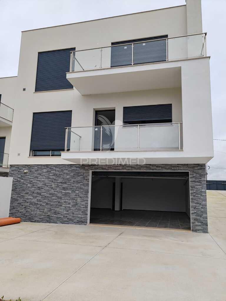 Moradia t4 nova em ourém