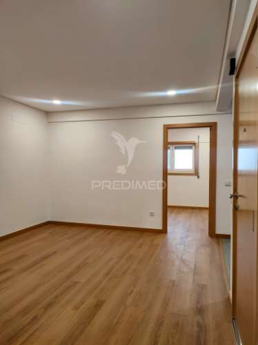 Apartamento t3 junto à câmara de gaia - arrendamento