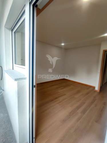 Apartamento t3 junto à câmara de gaia - arrendamento