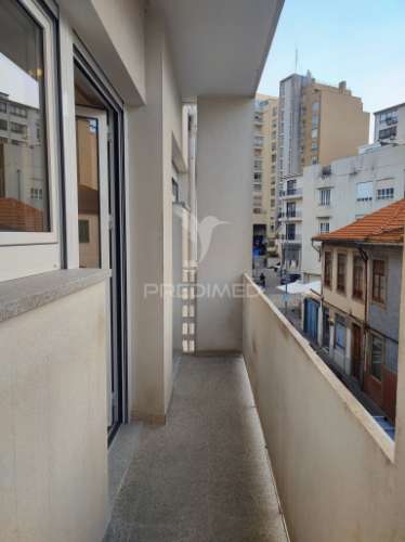 Apartamento t3 junto à câmara de gaia - arrendamento