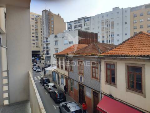 Apartamento t3 junto à câmara de gaia - arrendamento