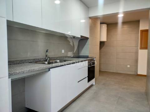 Apartamento t3 junto à câmara de gaia - arrendamento